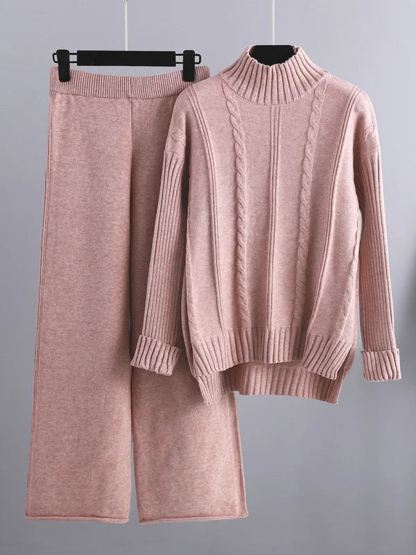 Reveré™ | Two-Piece Lounge Set in Cable Knit
