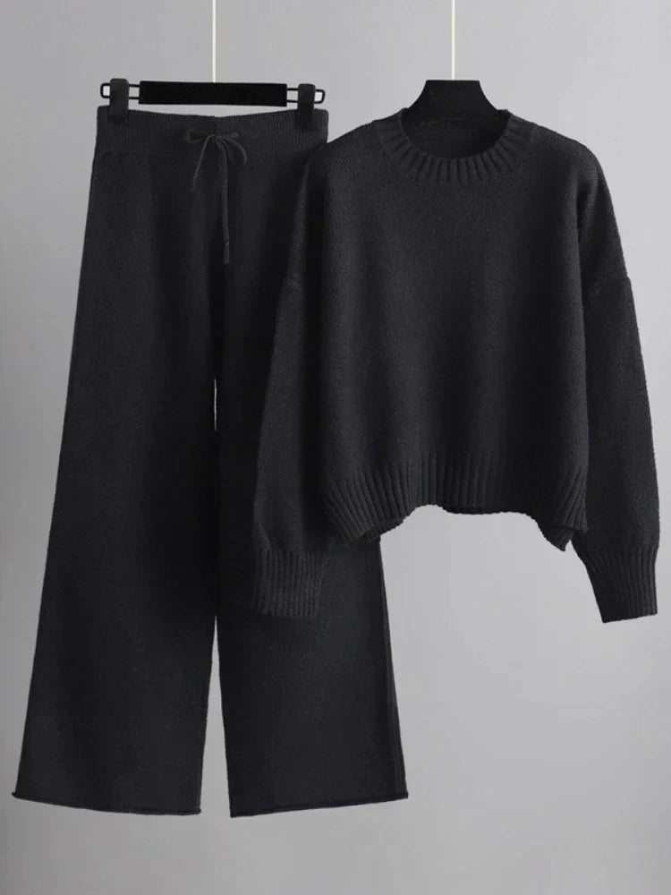 Reveré™ | Elegant Knit Duo