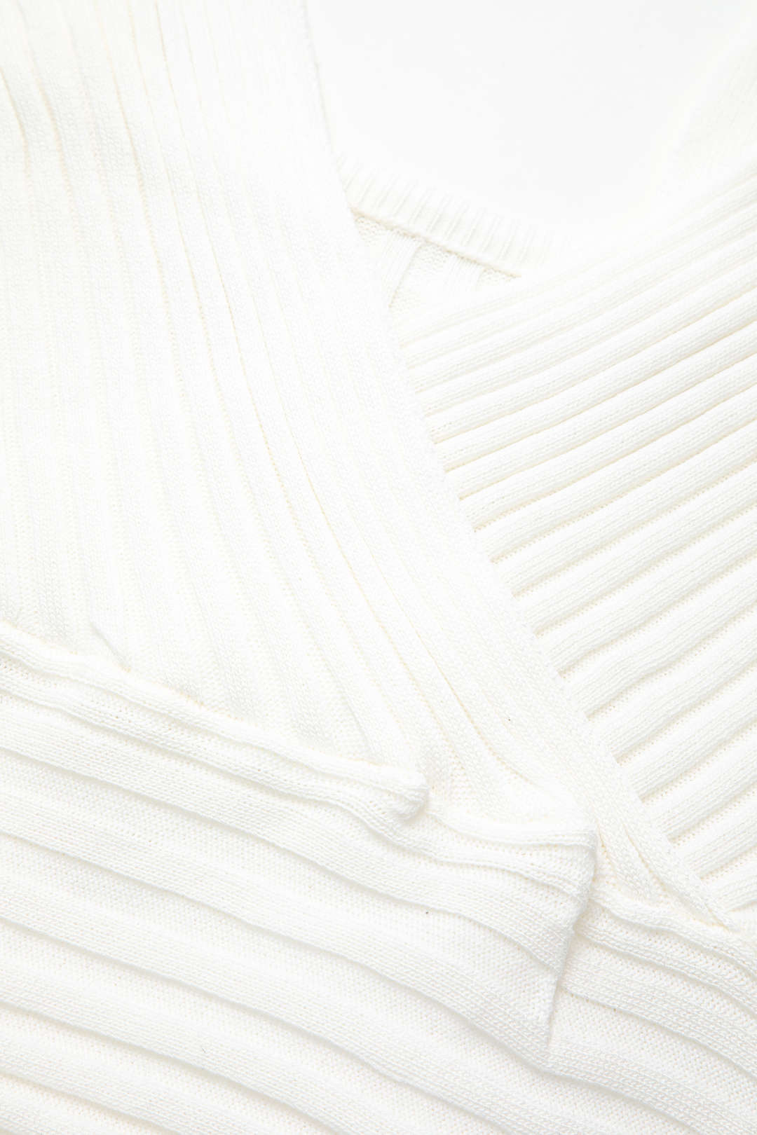 Reveré™ | Cropped Ribbed Cross-Neck Top
