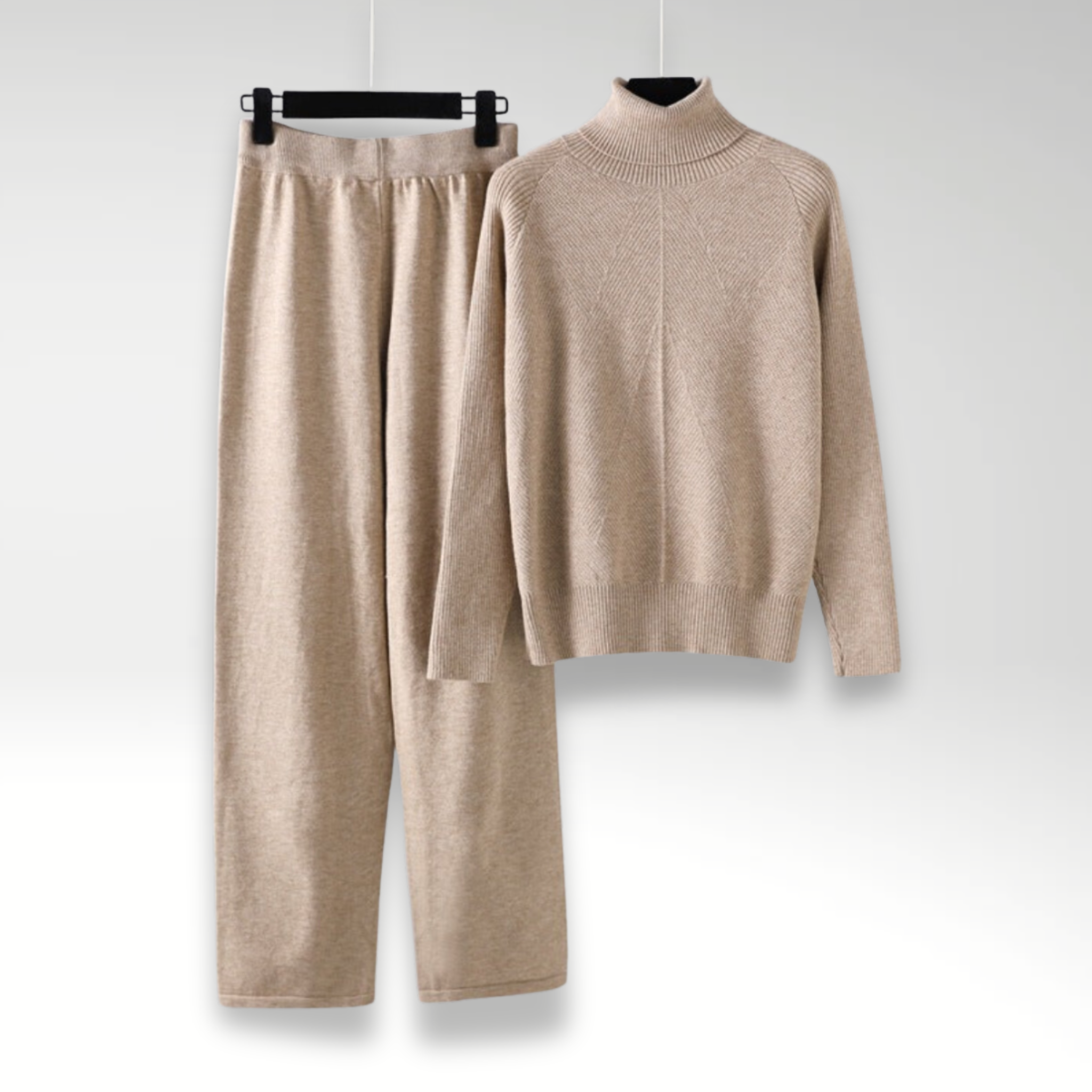 Reveré™  | Two-Piece Lounge Set in Cable Knit