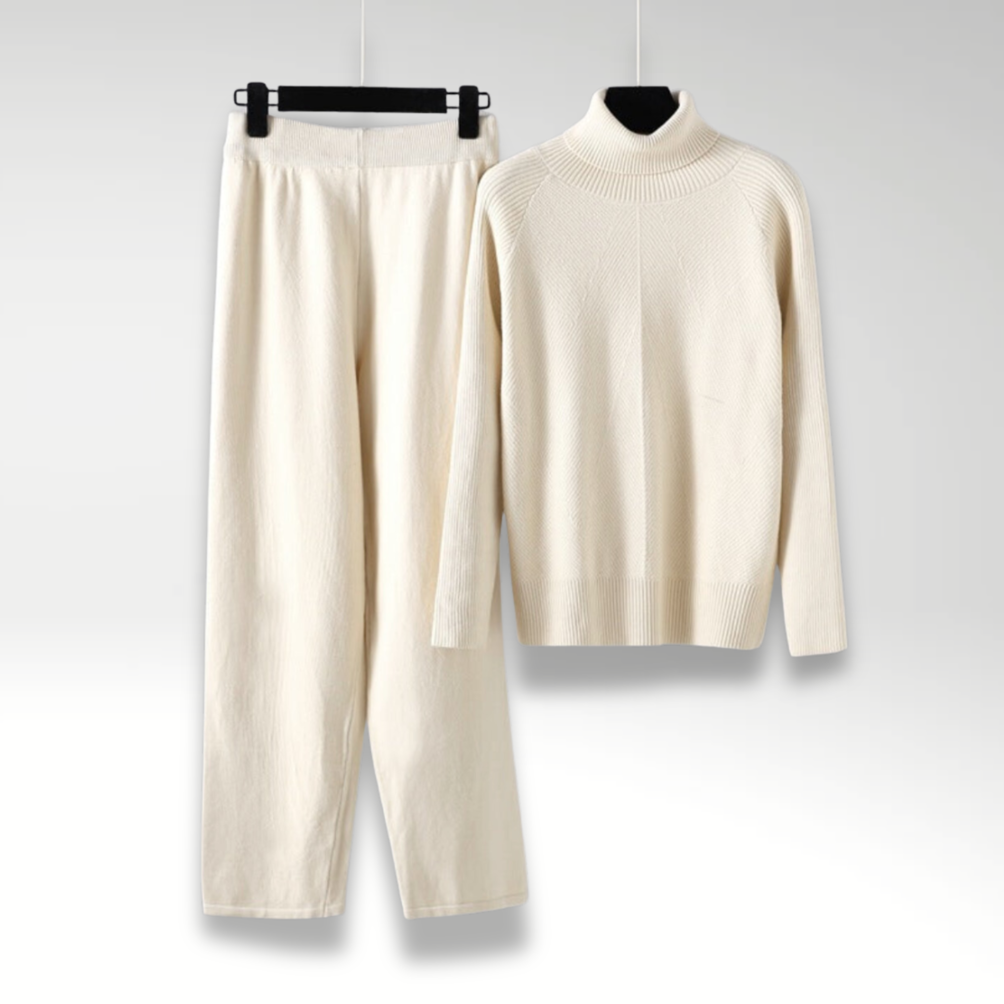 Reveré™  | Two-Piece Lounge Set in Cable Knit